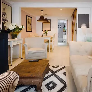 charming-cottage-in-the-heart-of-brighton.brighton-hotels-england.com/