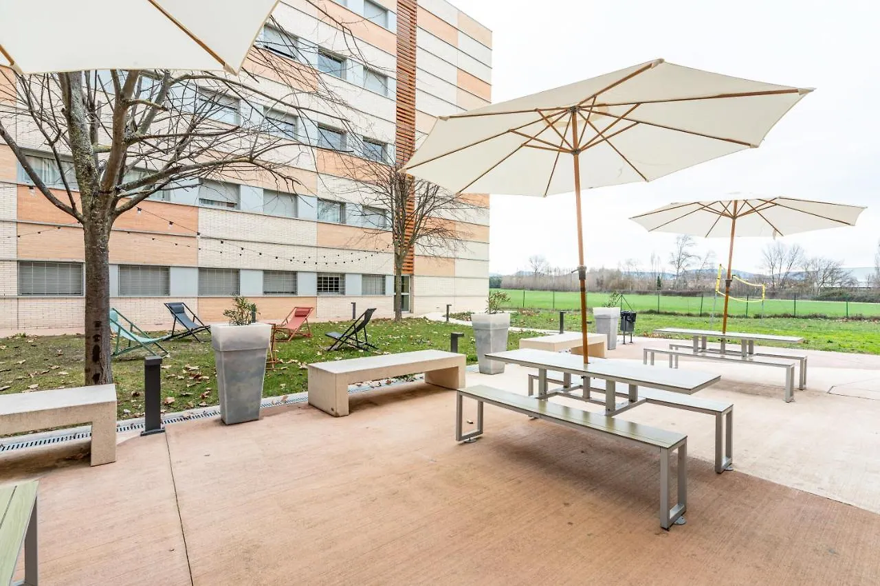 Residencia Universitaria Los Abedules Pamplona Apartamento